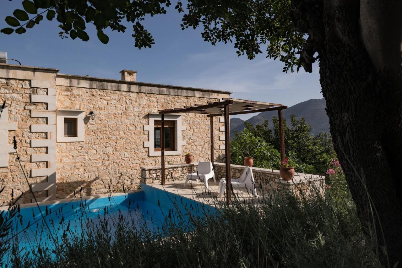 Koules Estate, With Private Pools & Bbq - Embracing Nature, By Thinkvilla Argouli ภายนอก รูปภาพ