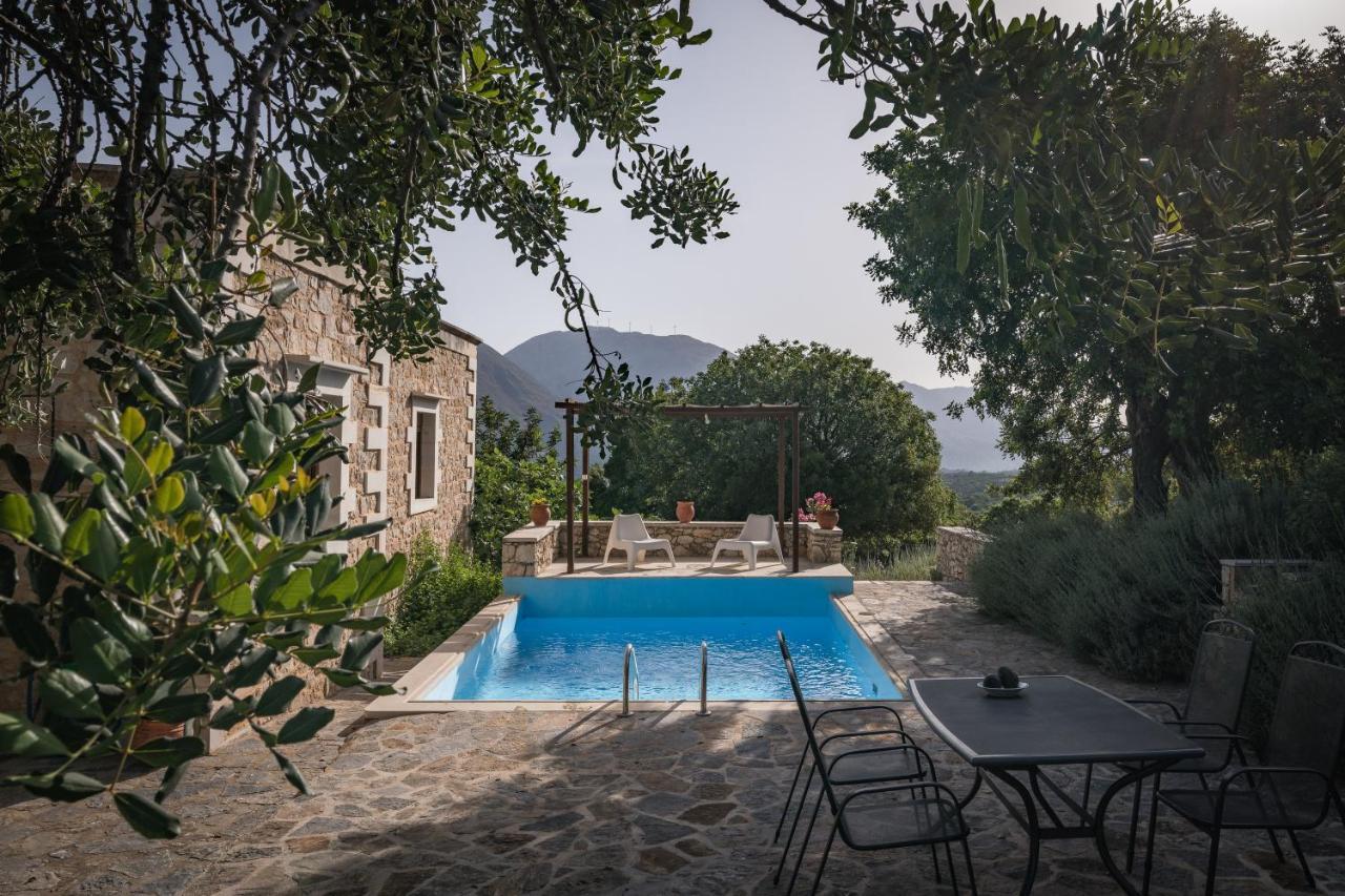 Koules Estate, With Private Pools & Bbq - Embracing Nature, By Thinkvilla Argouli ภายนอก รูปภาพ